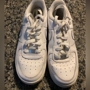 White Nike Air Force 1